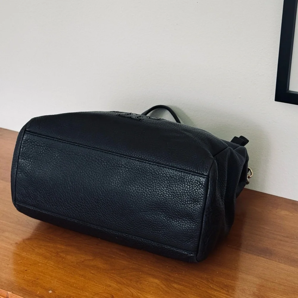 Tory Burch • Leather Harper Tote Shoulder Bag in Black - Picture 8 of 15